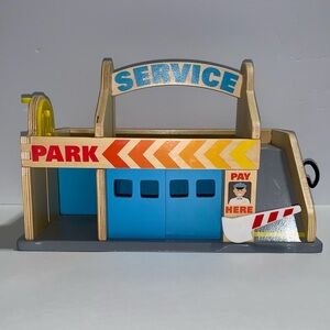 Melissa & Doug Service Station Parking Garage